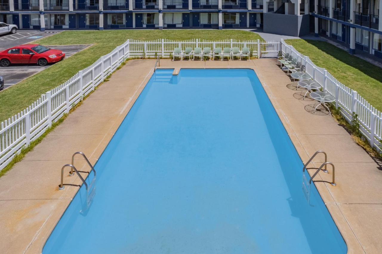 Rodeway Inn Оуэнсборо Экстерьер фото