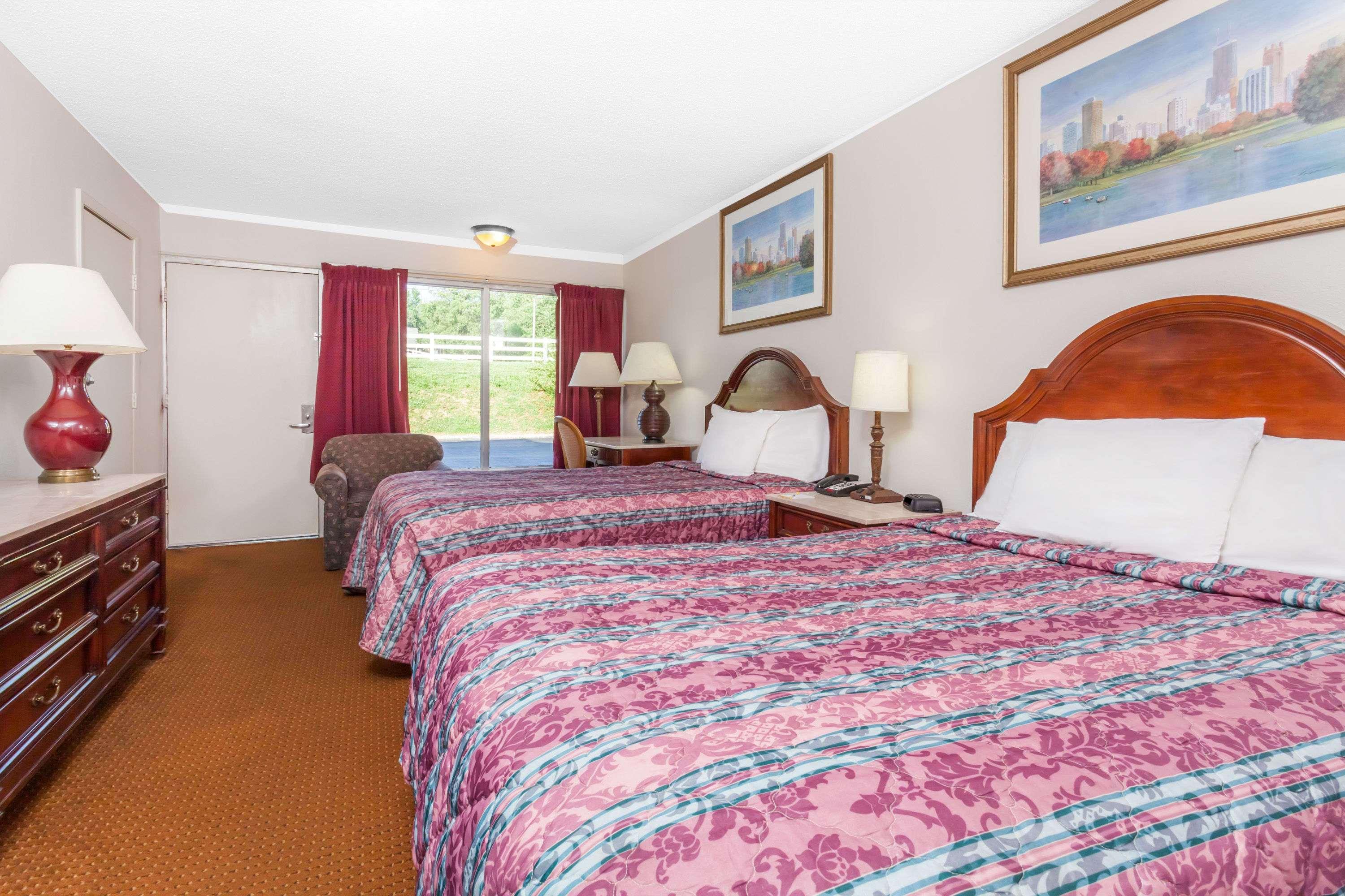 Rodeway Inn Оуэнсборо Экстерьер фото